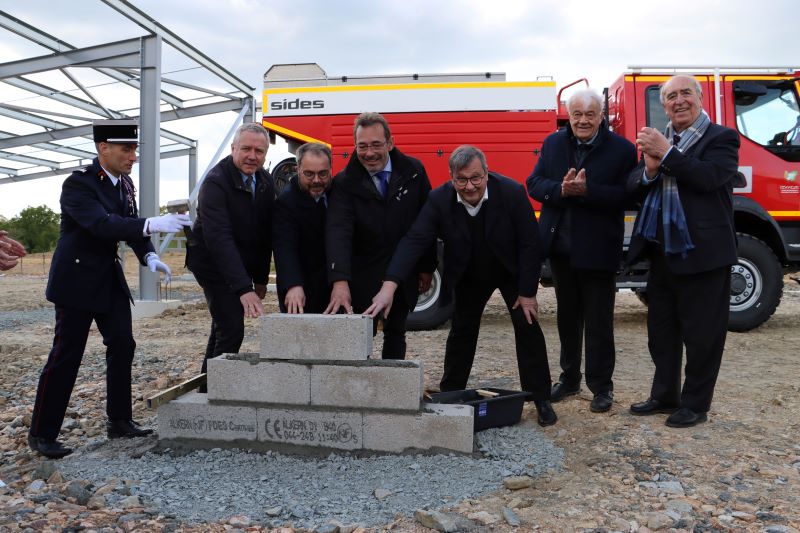 Pose 1ère pierre caserne des pompiers Lubersac